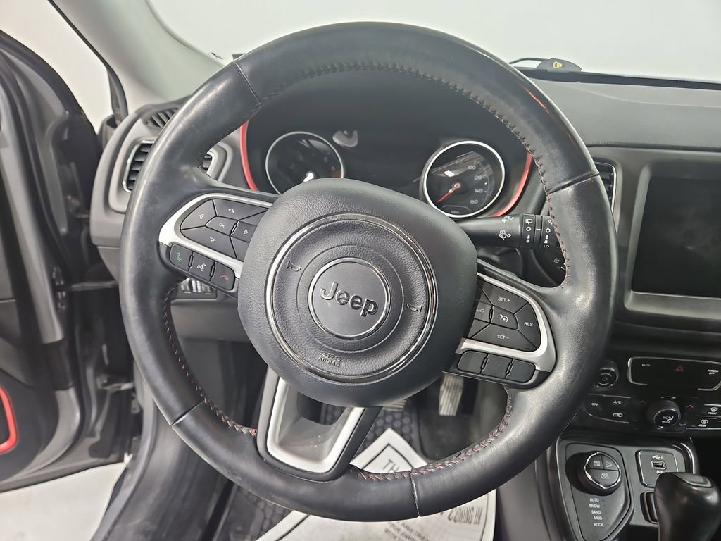 Used 2019 Jeep Compass Trailhawk w/ Cold Weather Group image 15