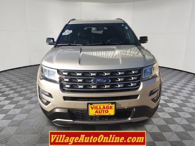 Used 2017 Ford Explorer XLT w/ Equipment Group 202A image 6