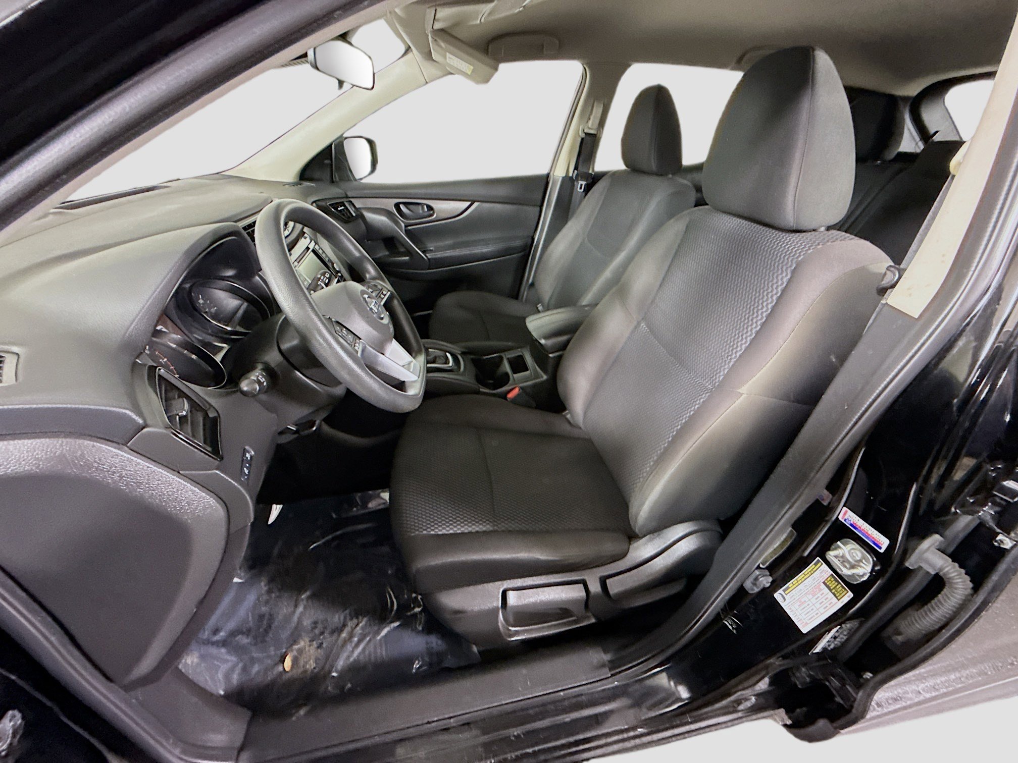 Used 2020 Nissan Rogue Sport S image 21