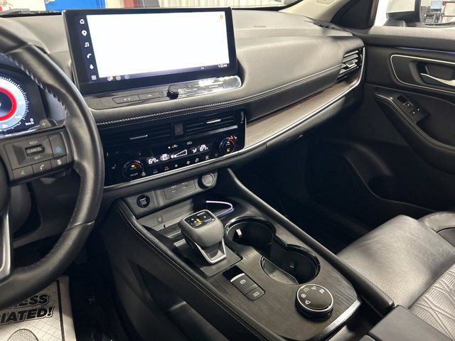 Used 2024 Nissan Rogue Platinum w/ Platinum Premium Package AWD/4WD image 26