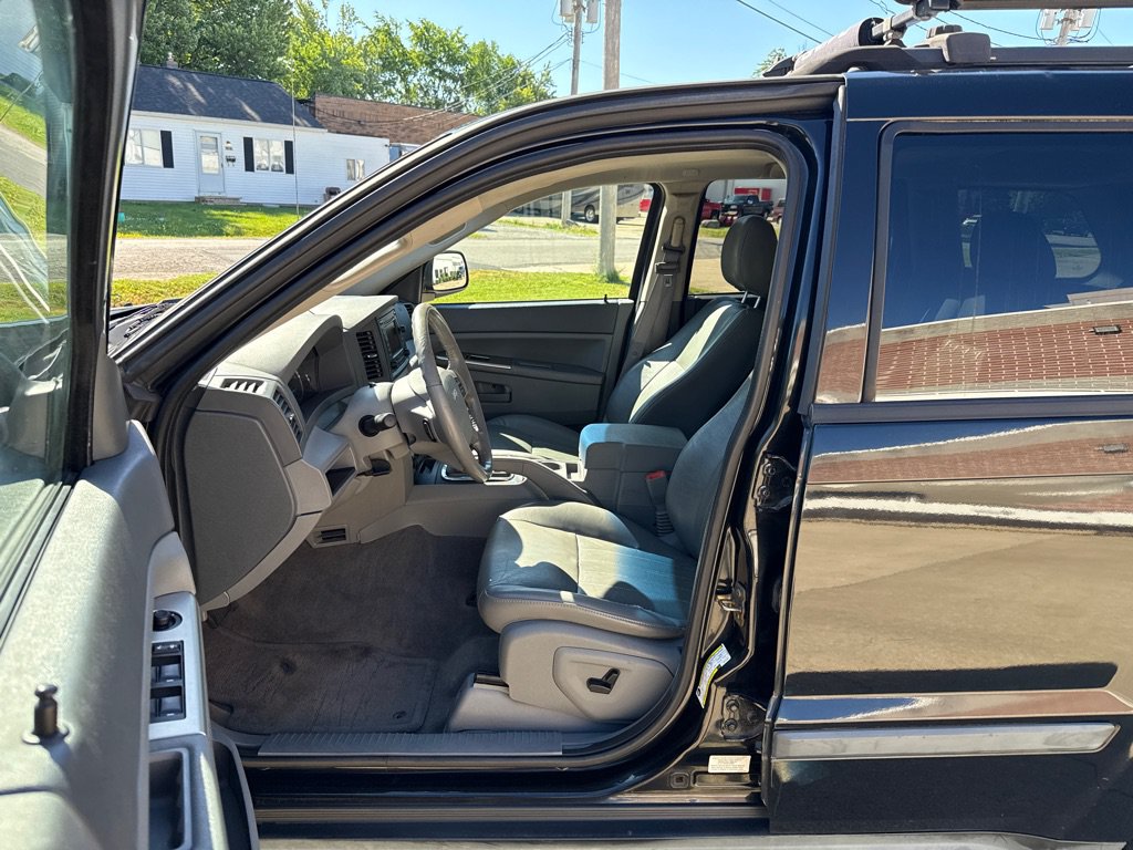 Used 2007 Jeep Grand Cherokee Laredo AWD/4WD image 10