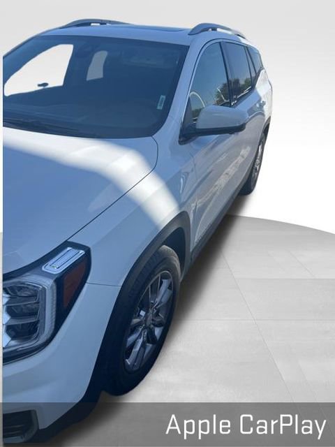 Used 2023 GMC Terrain SLT w/ Tech Package image 3