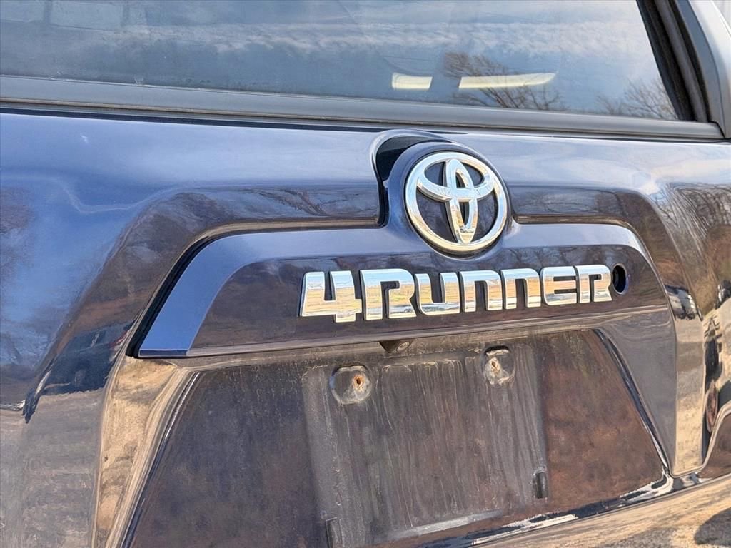 Used 2018 Toyota 4Runner SR5 Premium image 10