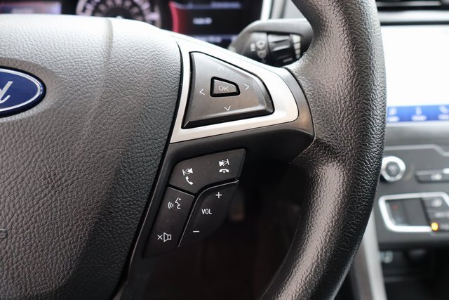 Used 2020 Ford Fusion SE image 25