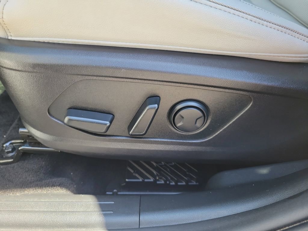 Used 2022 Hyundai Tucson Limited image 24