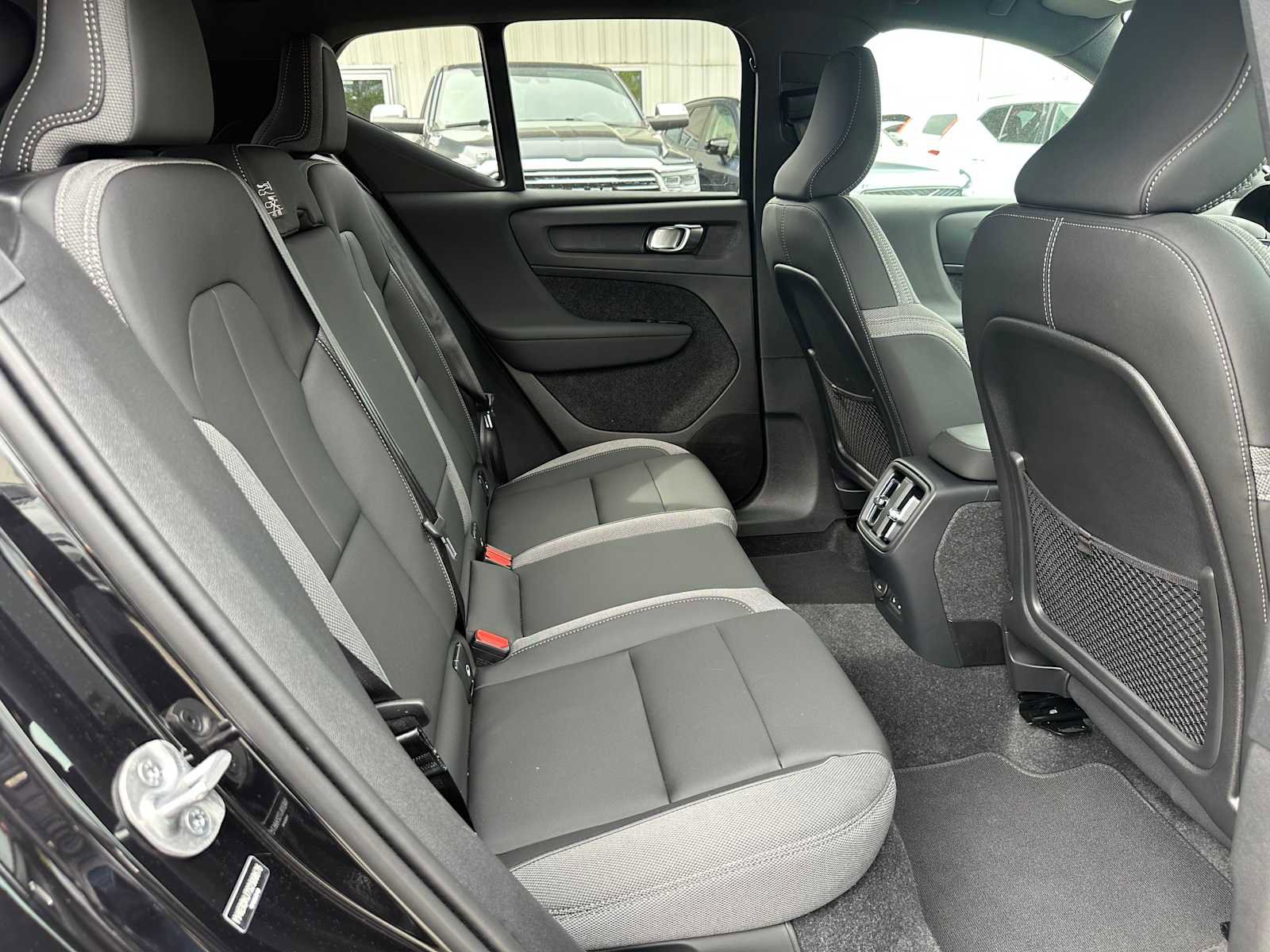 Used 2025 Volvo EX40 Core w/ Climate Package AWD/4WD image 12