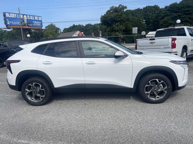 New 2026 Chevrolet Trax LT w/ Driver Confidence Package FWD image 2