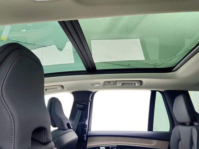 New 2026 Volvo XC90 B6 Plus w/ Protection Package Premier image 22