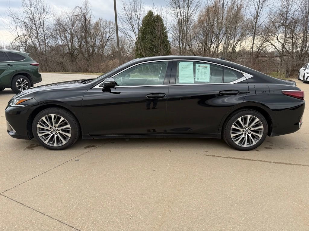 Used 2021 Lexus ES 250 w/ Premium Package image 2