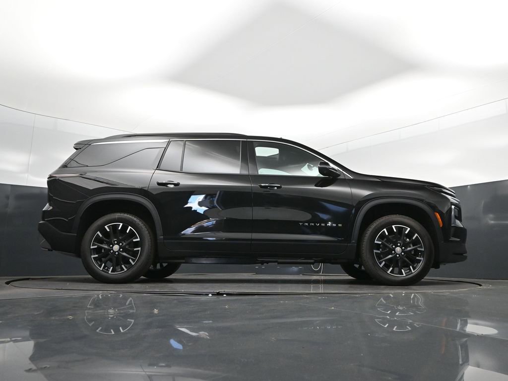 New 2026 Chevrolet Traverse LT w/ Sun and Wheel Package FWD image 43