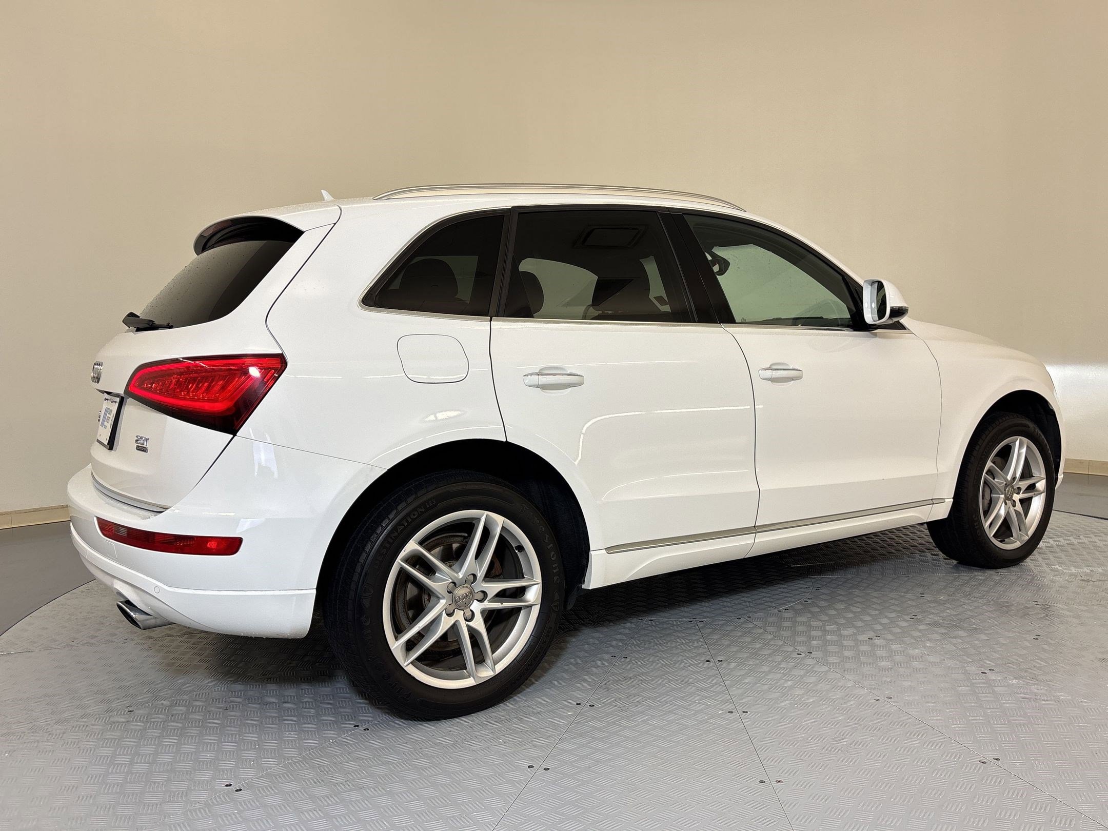Used 2016 Audi Q5 2.0T Premium Plus w/ Technology Package AWD/4WD image 9