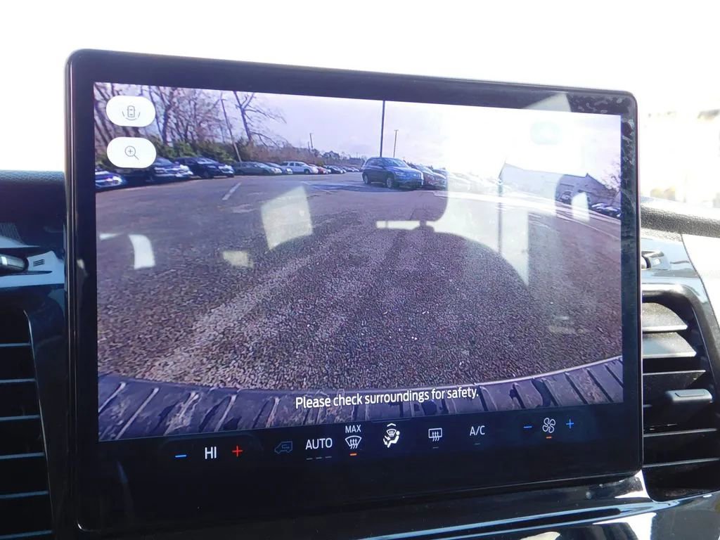 Used 2023 Ford Transit 350 XLT image 16