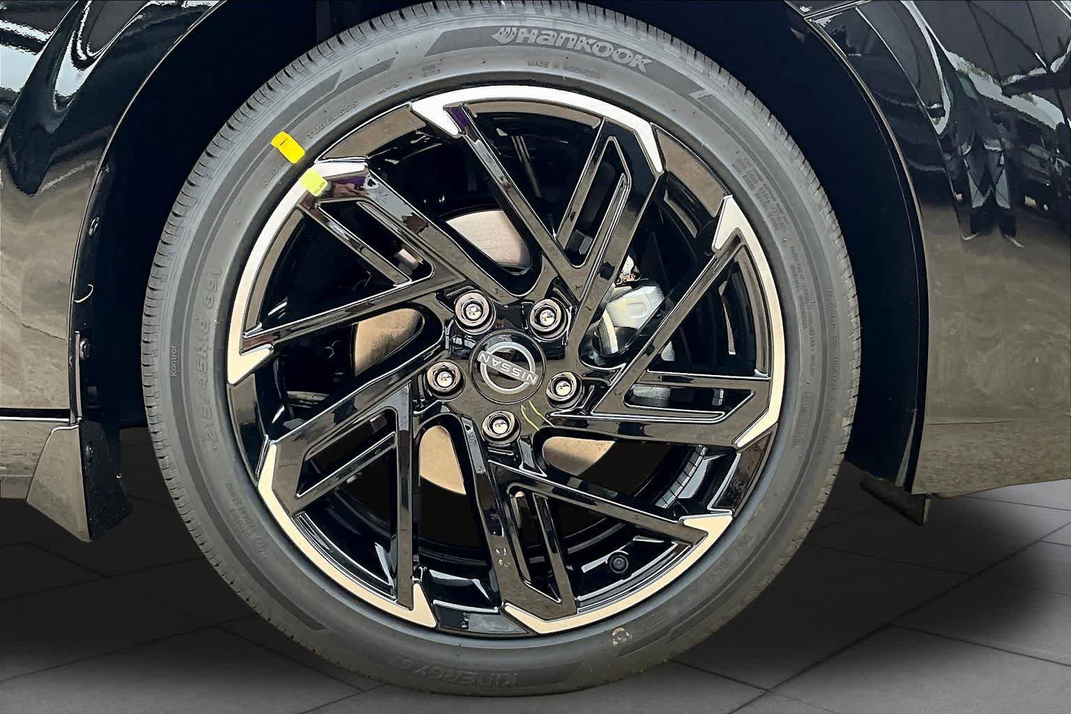 New 2026 Nissan Sentra SR FWD image 12