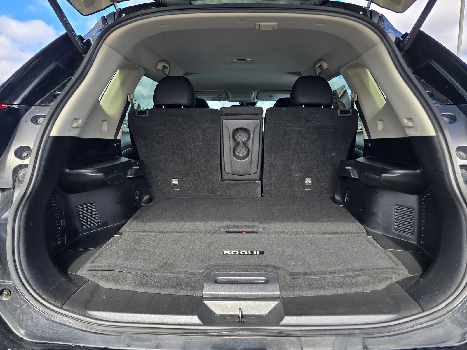 Used 2020 Nissan Rogue S w/ Special Edition Package image 34