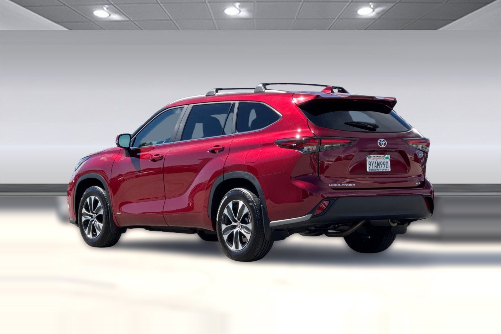 Certified 2026 Toyota Highlander XLE AWD/4WD image 3