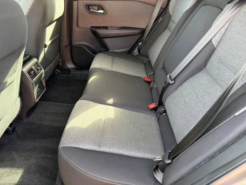 Used 2022 Nissan Rogue SV AWD/4WD image 15