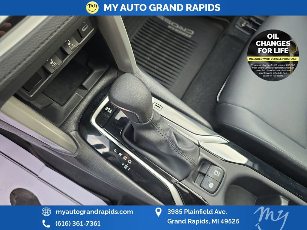 Used 2024 Toyota Corolla Cross XLE w/ Convenience Package image 25