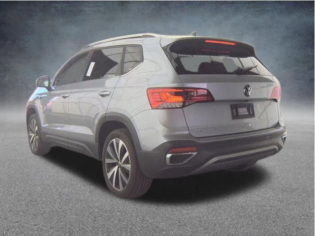 Used 2024 Volkswagen Taos SE FWD image 8