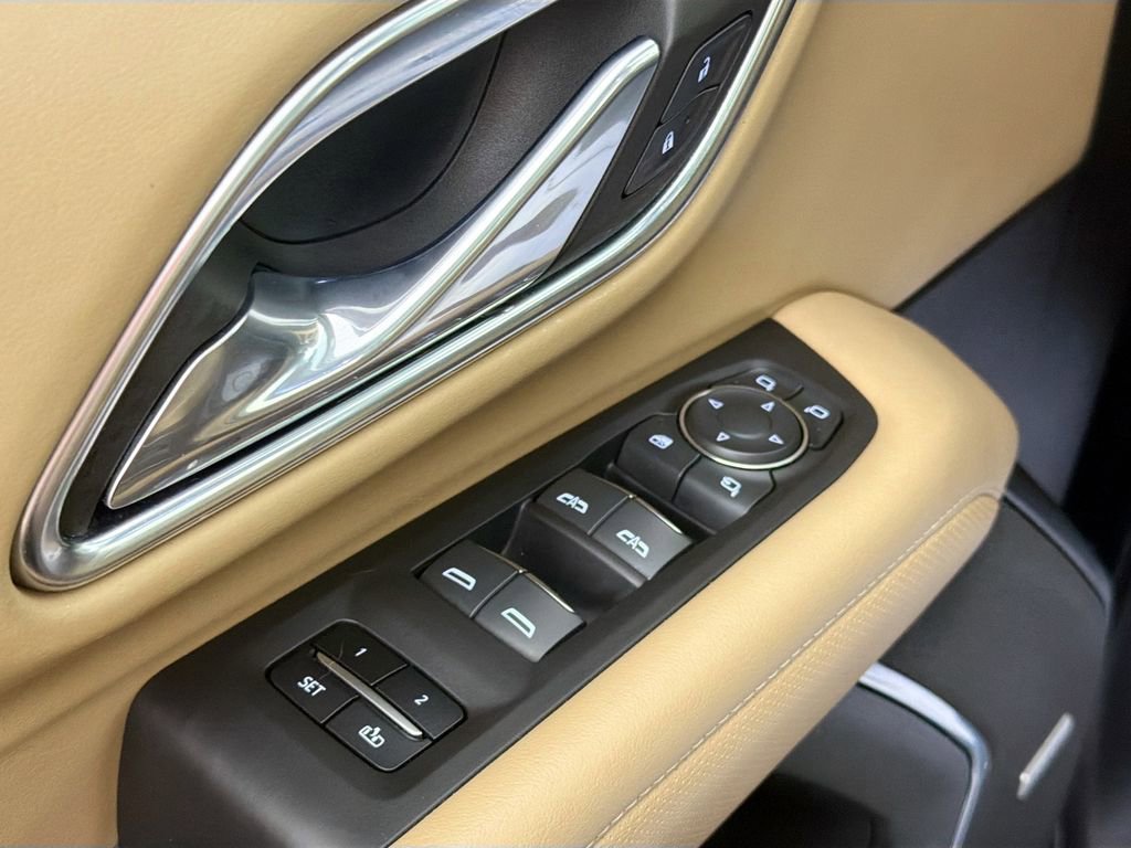 Used 2023 Chevrolet Suburban Premier w/ Premium Package image 18