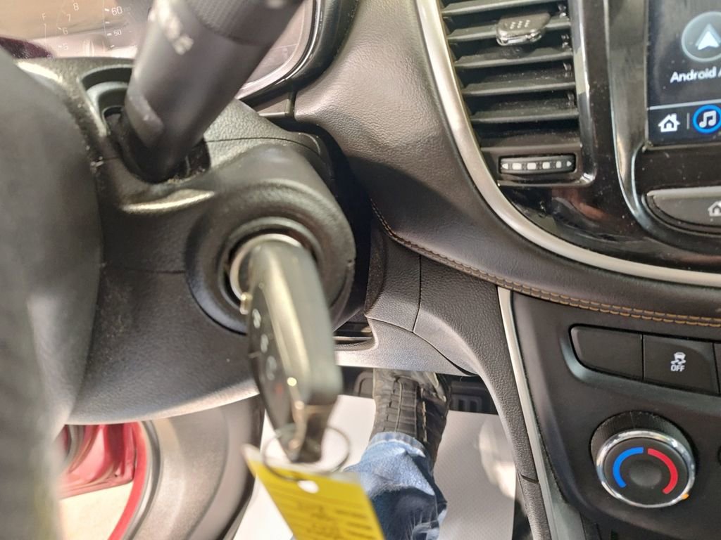 Used 2019 Chevrolet Trax LT AWD/4WD image 21