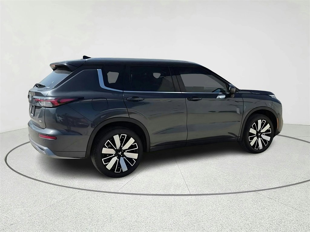 New 2025 Mitsubishi Outlander SEL image 5
