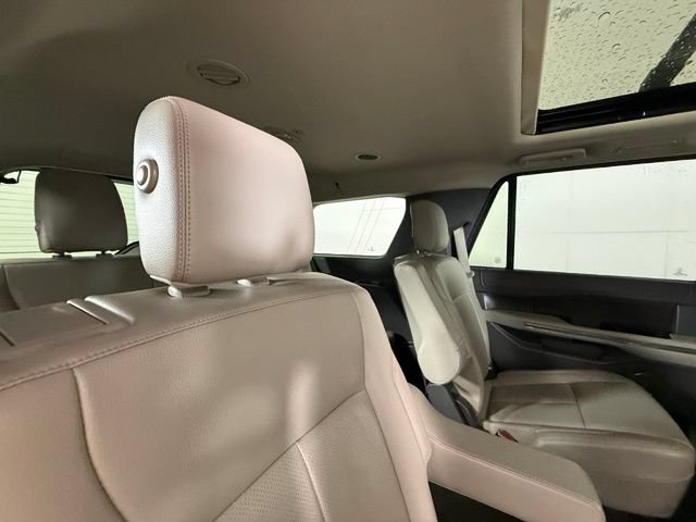Used 2020 Ford Expedition XLT w/ Equipment Group 202A RWD image 28