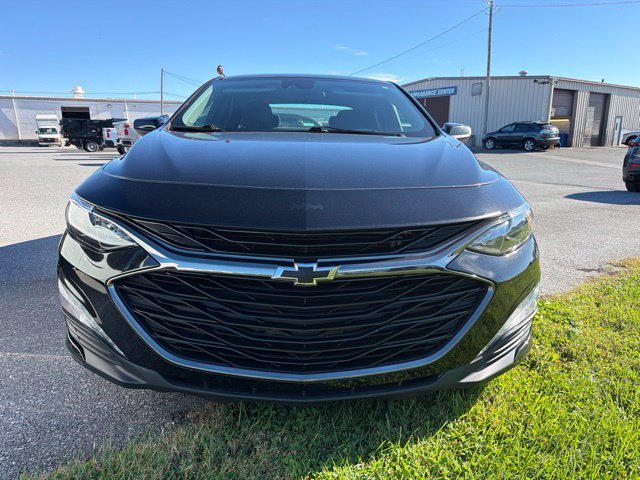 Used 2020 Chevrolet Malibu LT FWD image 2