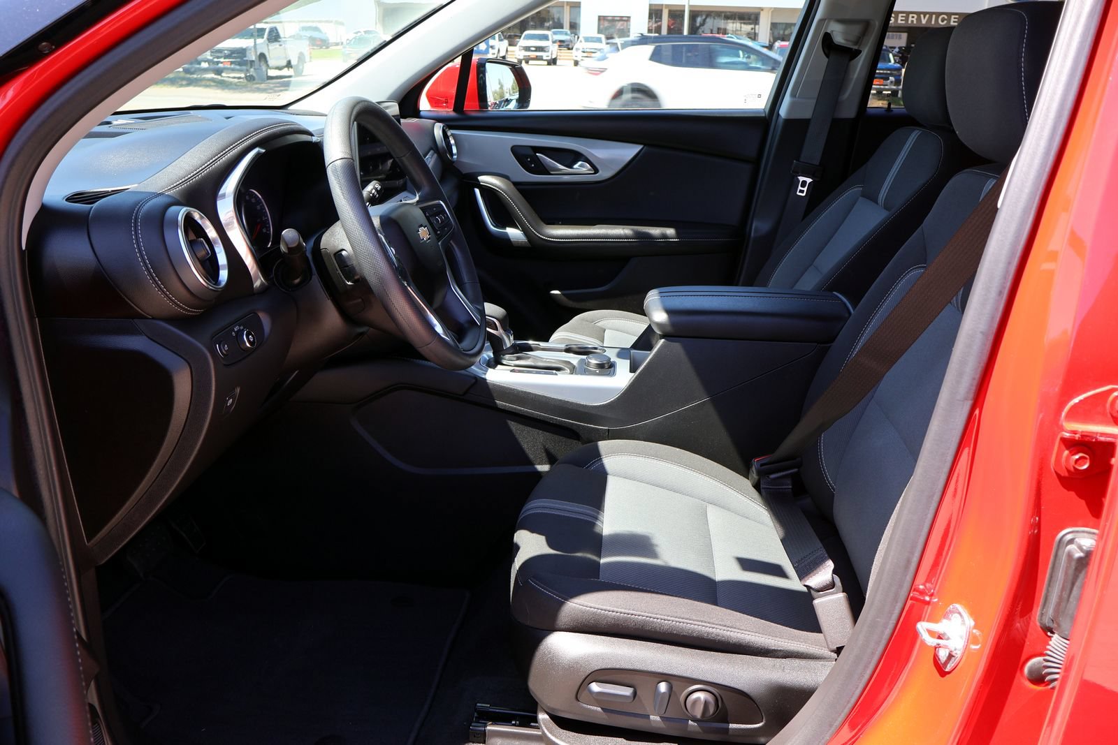 Used 2024 Chevrolet Blazer LT w/ Convenience Package FWD image 17