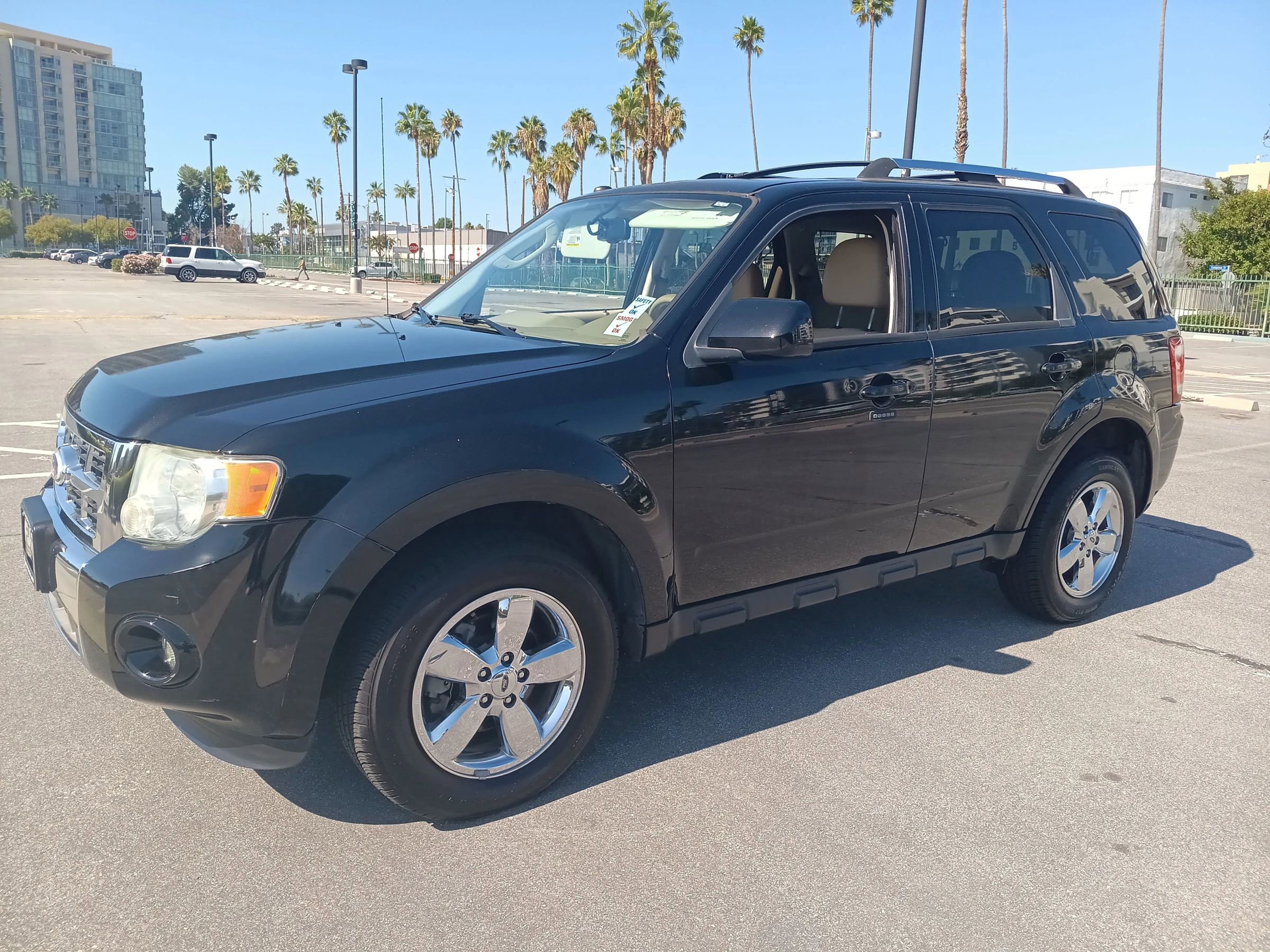 Used 2010 Ford Escape Limited image 3