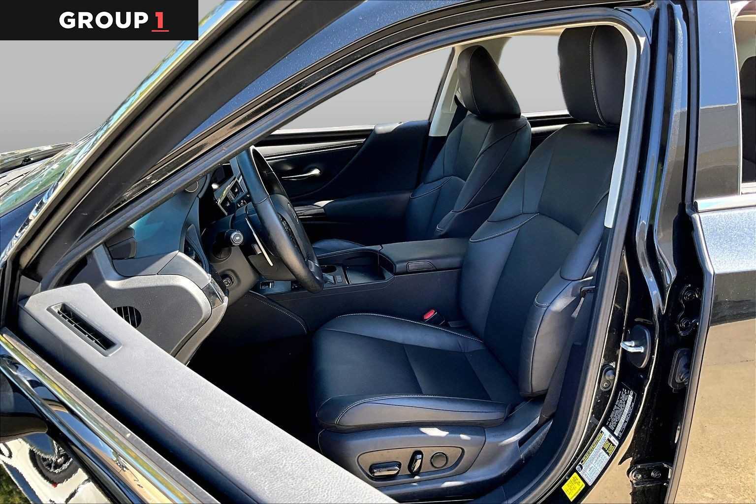 Used 2025 Lexus ES 350 w/ Premium Package FWD image 7