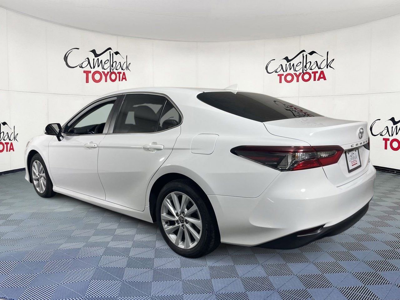 Used 2024 Toyota Camry LE FWD image 6
