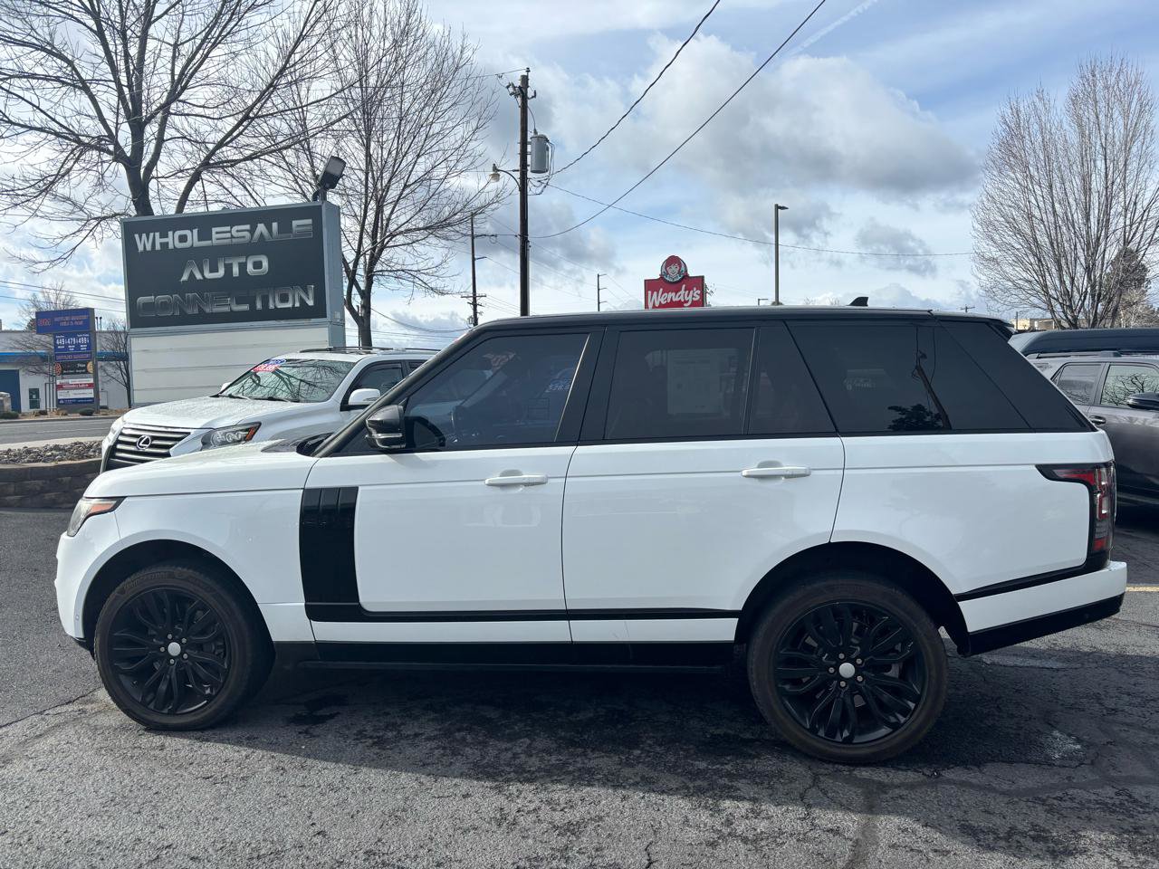 Used 2016 Land Rover Range Rover Supercharged AWD/4WD image 2