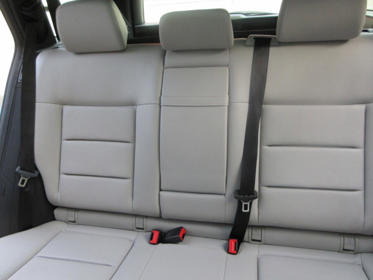Used 2013 Mercedes-Benz E 350 4MATIC Wagon image 39