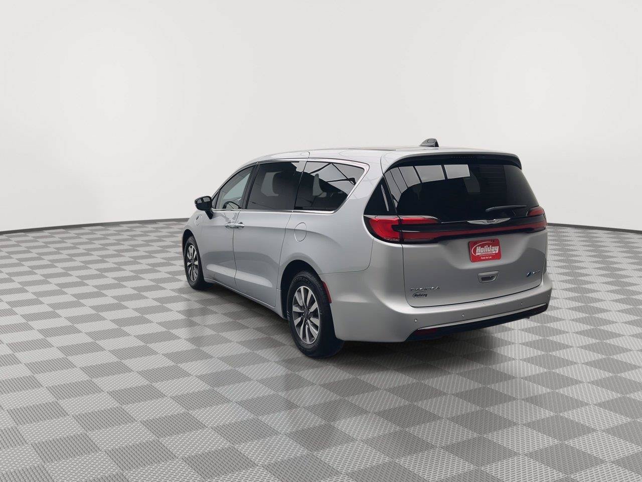 Used 2024 Chrysler Pacifica Limited FWD image 38