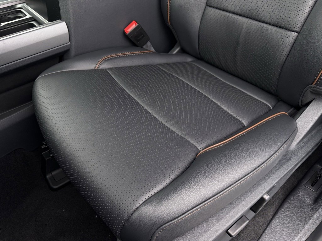 New 2026 Ford F350 Lariat w/ Chrome Package image 24