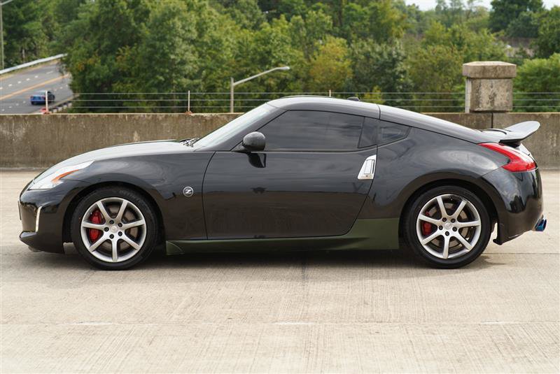 Used 2014 Nissan 370Z Touring w/ Sport Package RWD image 2