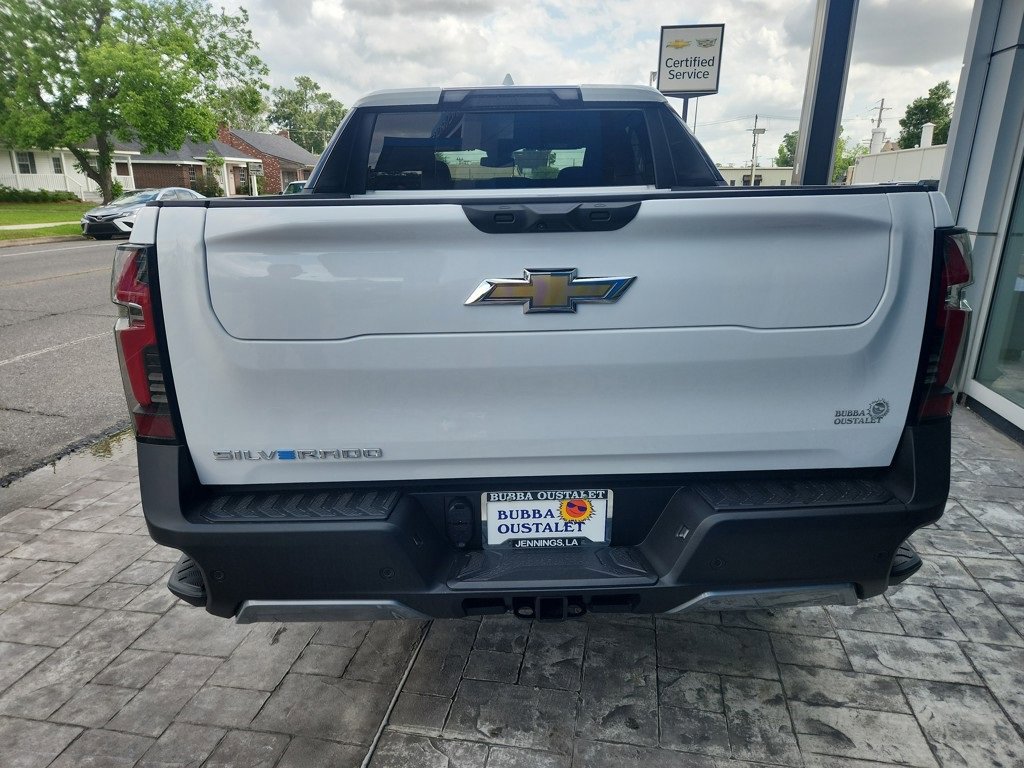 New 2025 Chevrolet Silverado EV LT image 4