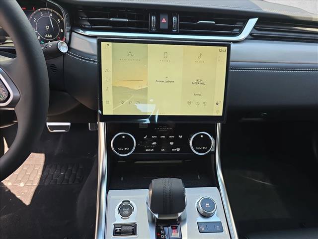 New 2024 Jaguar XF R-Dynamic SE AWD/4WD image 19