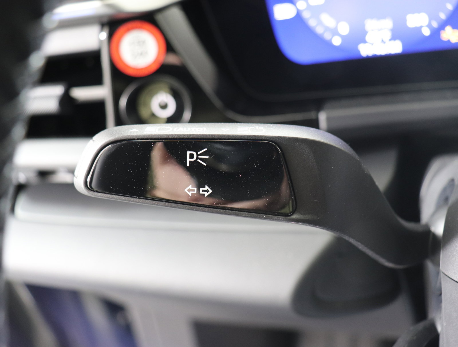 Used 2025 Porsche Macan Electric image 35