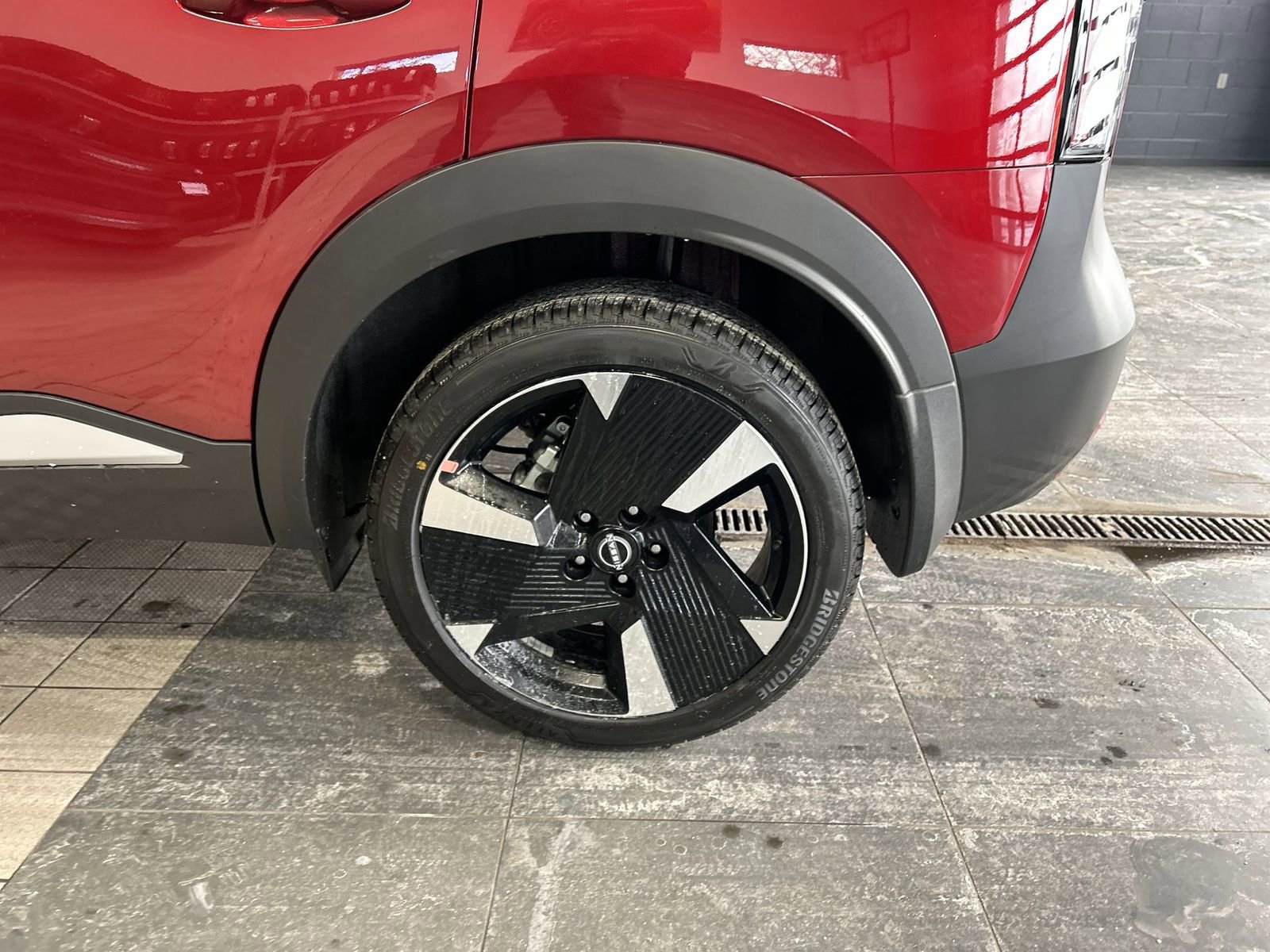 New 2026 Nissan Kicks SR w/ Cold Weather Package image 12