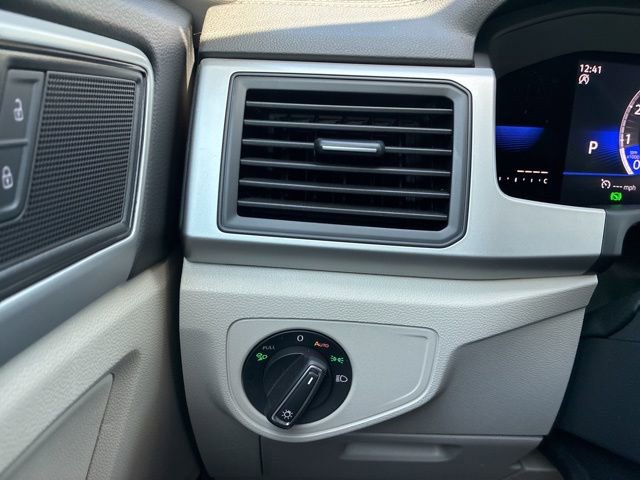 Used 2023 Volkswagen Atlas SE image 27