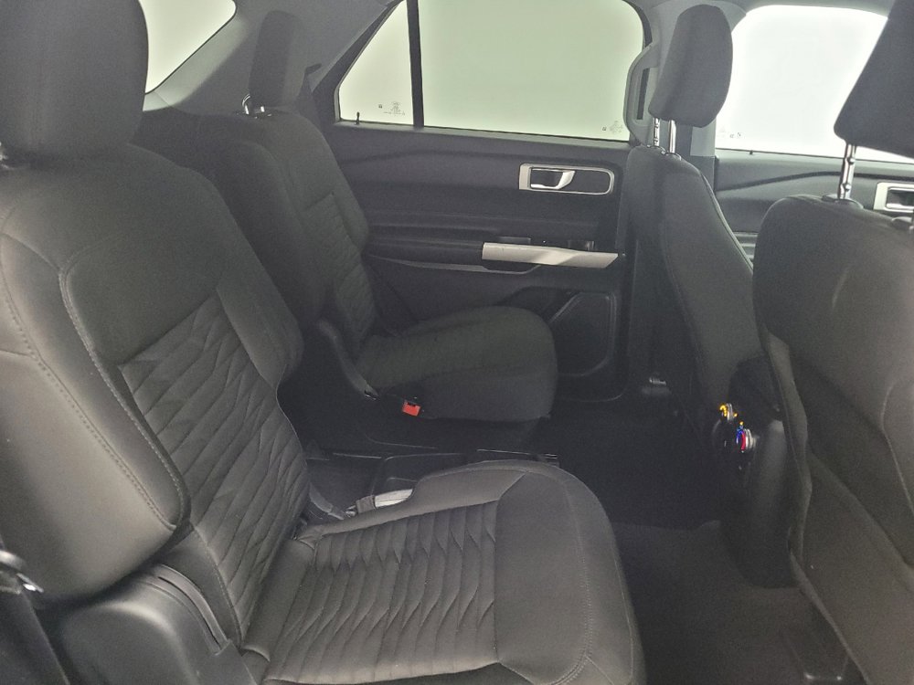 Used 2021 Ford Explorer XLT image 19