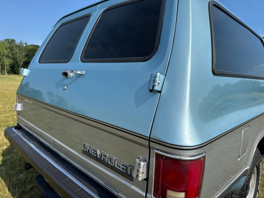 Used 1989 Chevrolet Suburban 4WD image 20
