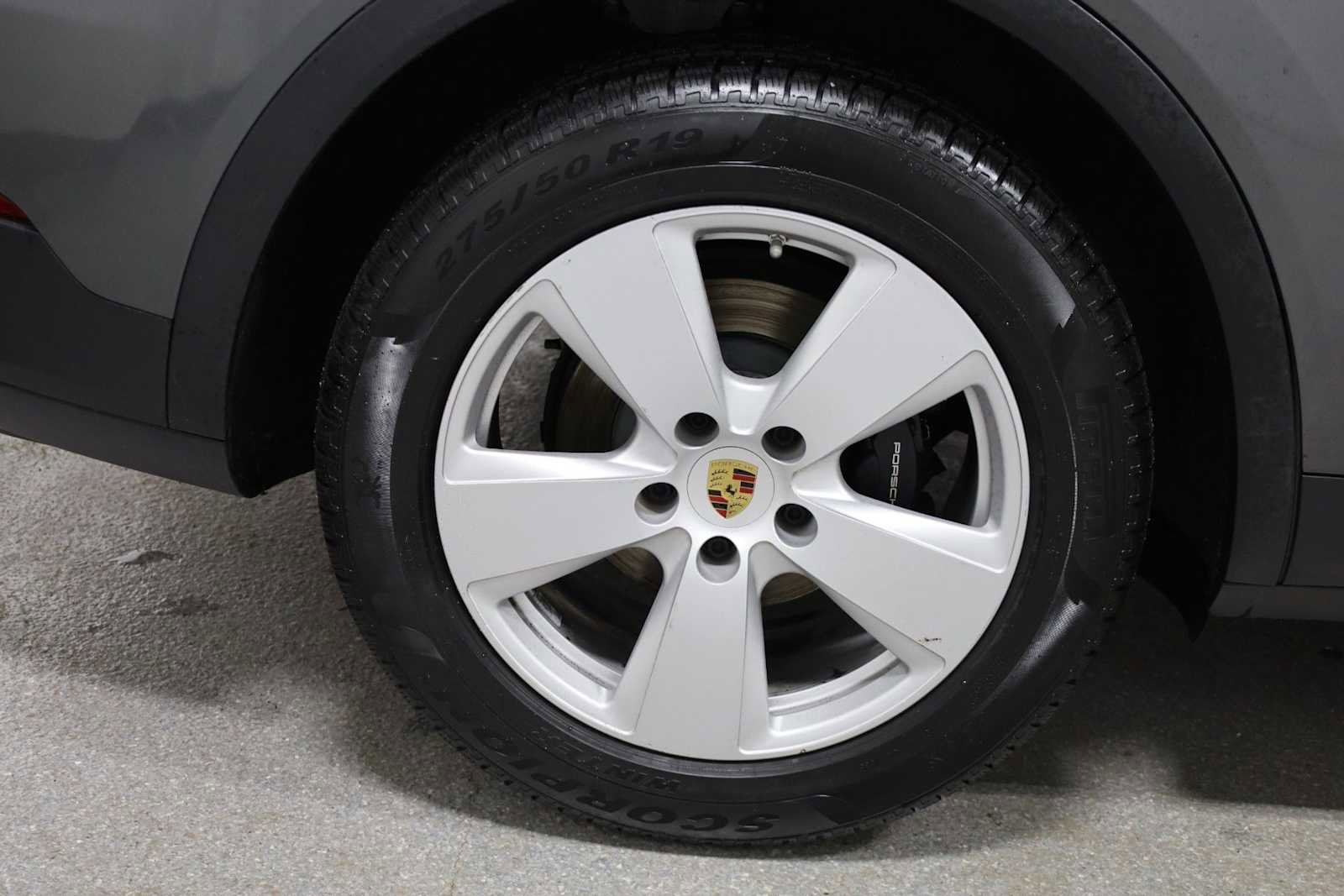 Used 2019 Porsche Cayenne image 38