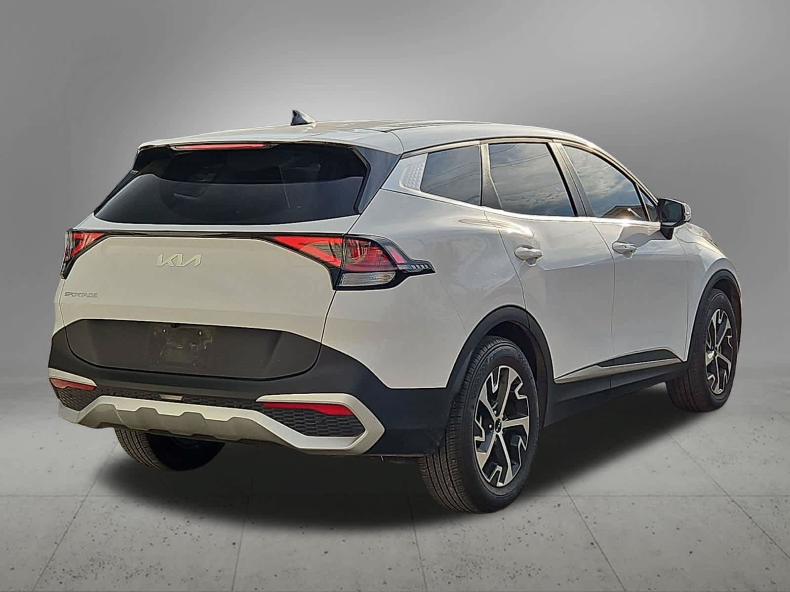 Used 2025 Kia Sportage EX FWD image 6