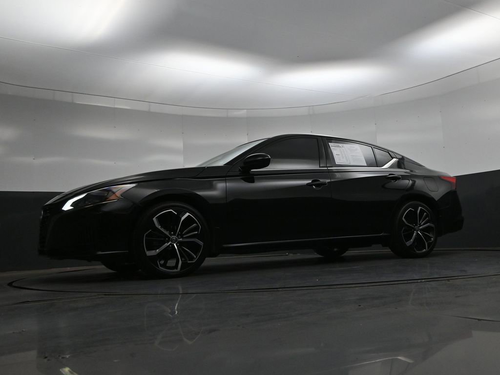 Used 2023 Nissan Altima 2.5 SR FWD image 35