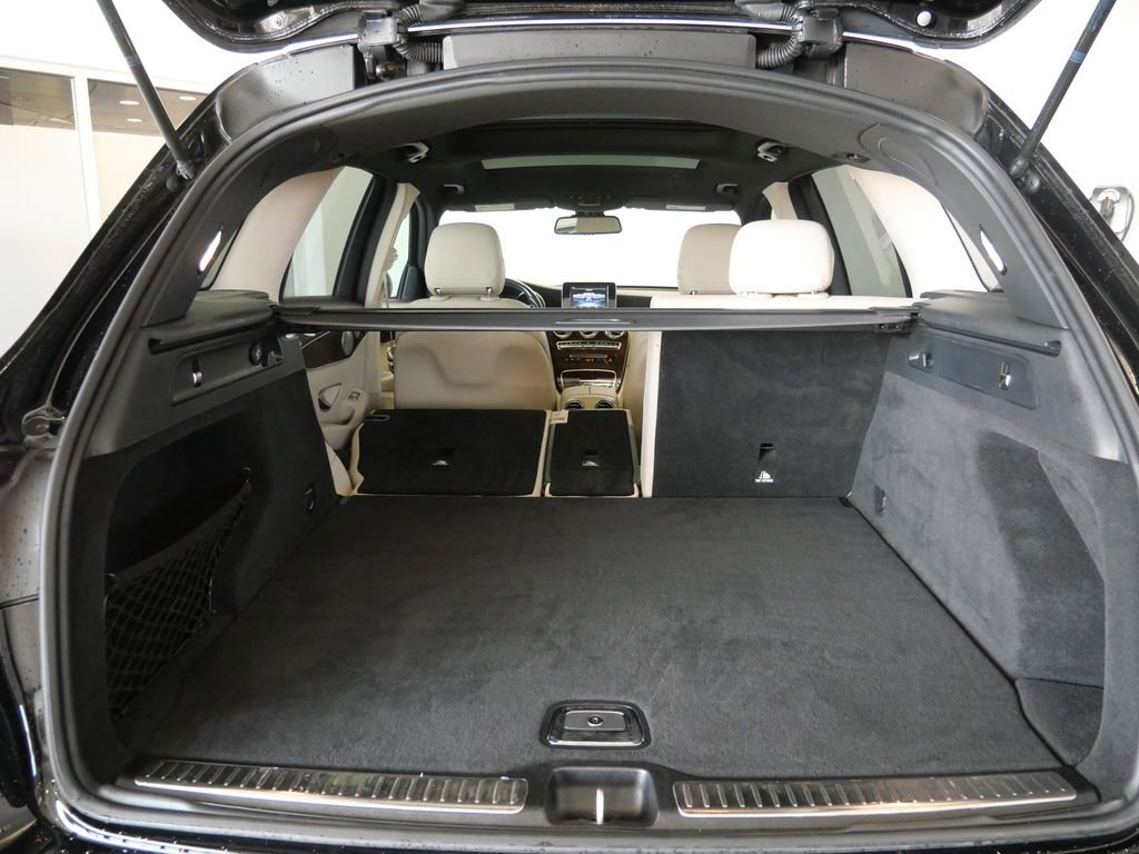 Used 2017 Mercedes-Benz GLC 300 4MATIC image 28