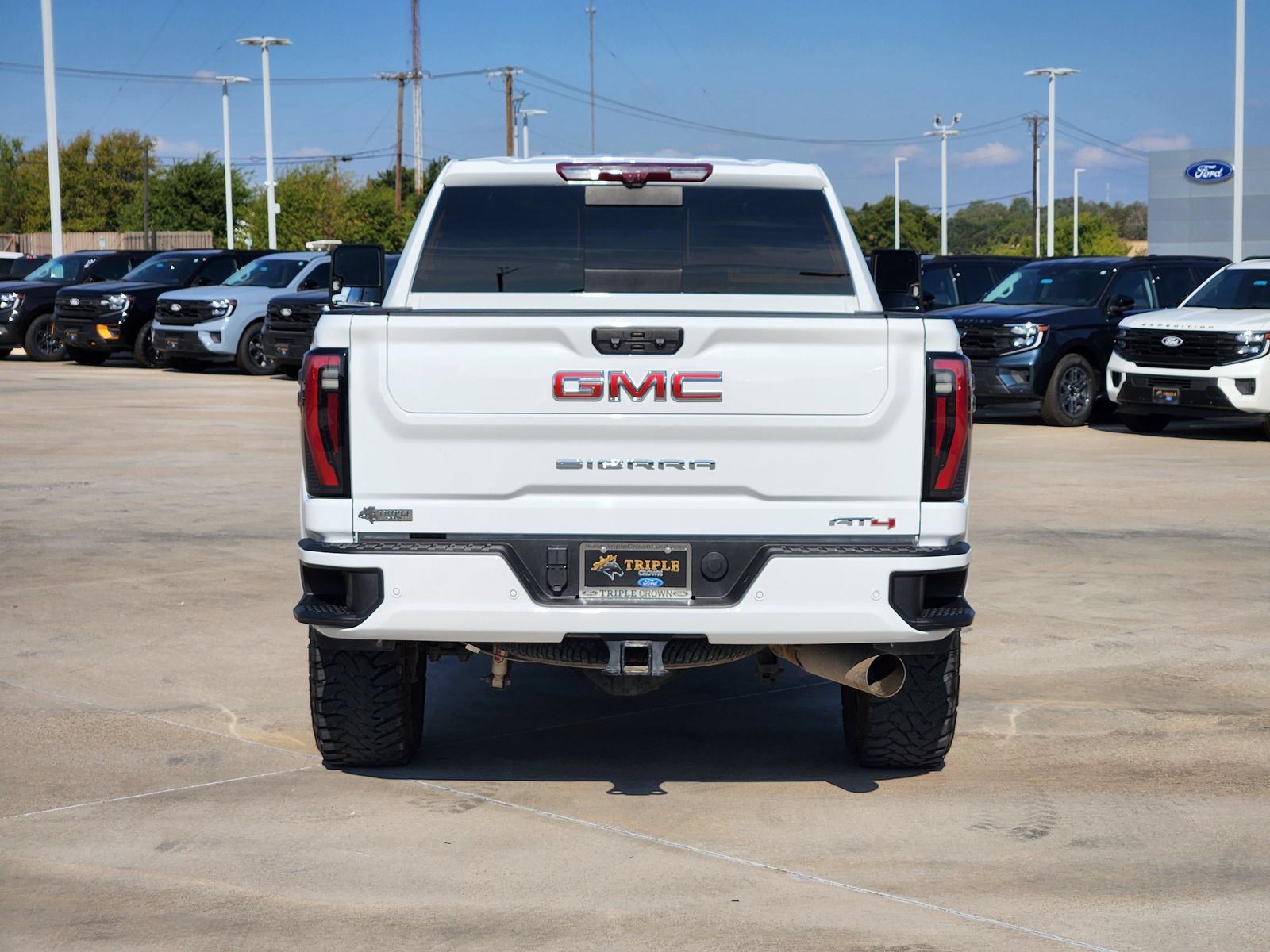 Used 2025 GMC Sierra 2500 AT4 w/ AT4 Premium Plus Package AWD/4WD image 8