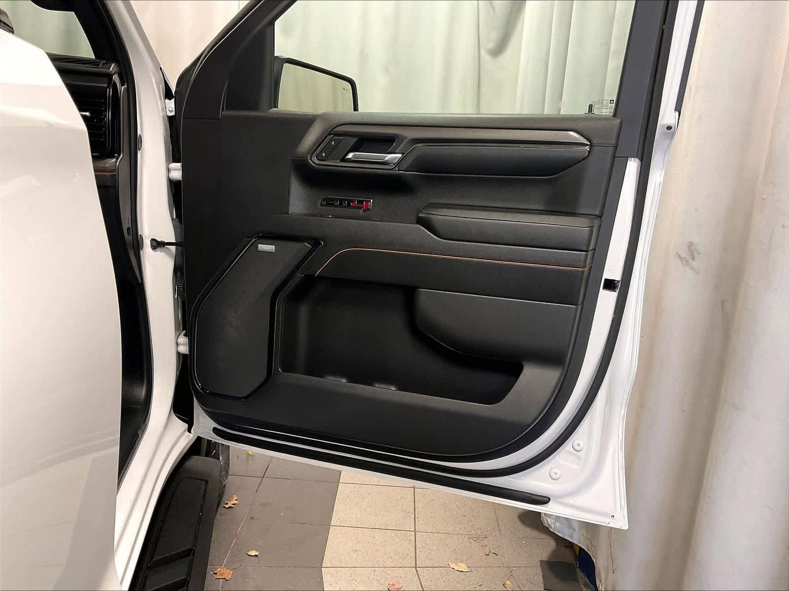 Used 2024 GMC Sierra 1500 AT4 w/ Technology Package image 18