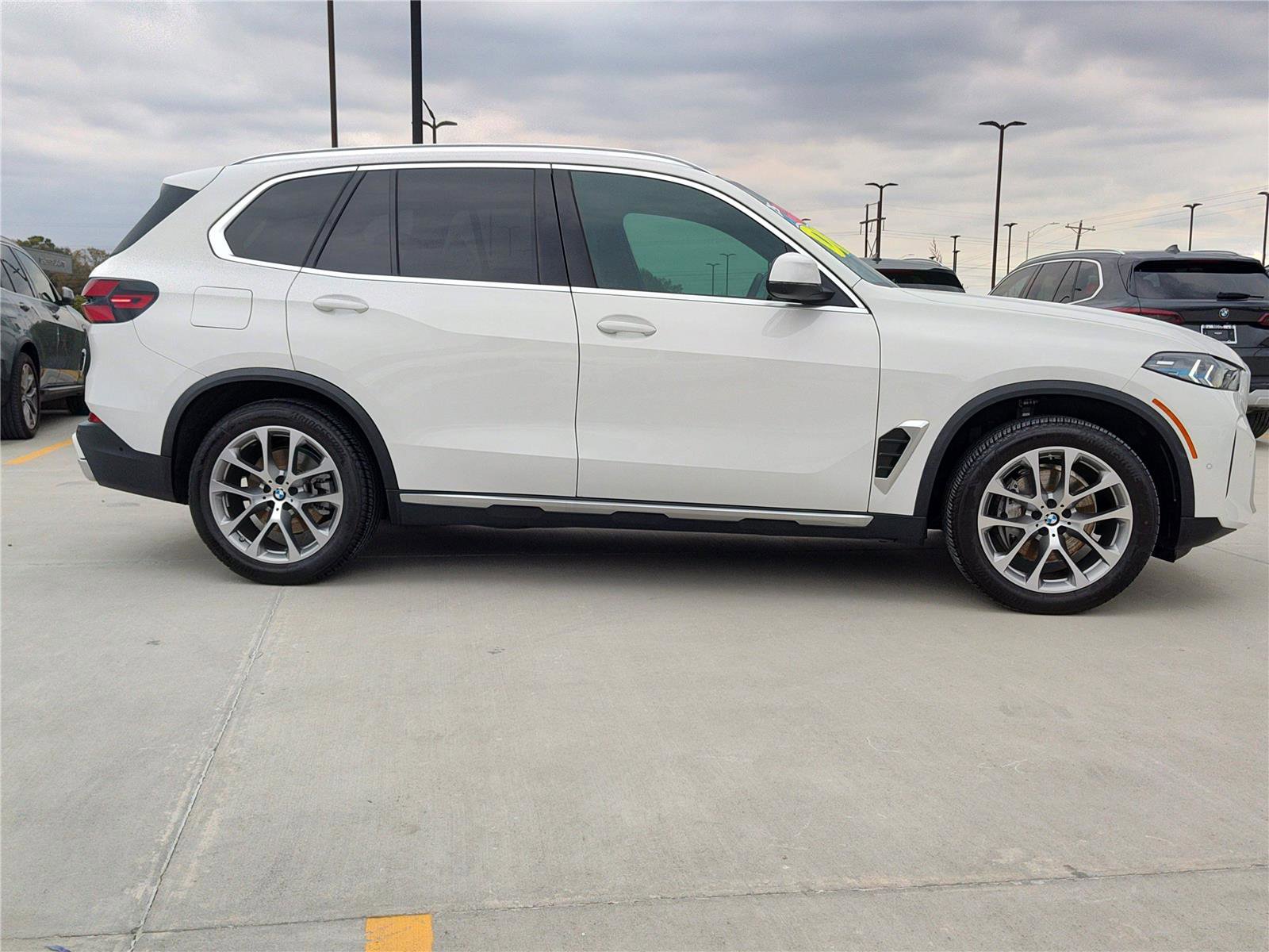Certified 2025 BMW X5 sDrive40i w/ Premium Package RWD image 11